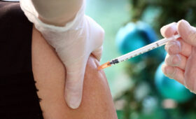 Чи можна в Україні ввести незареєстровану вакцину, придбану за кордоном?